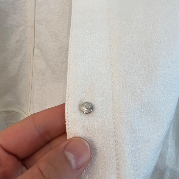 CHANEL Boutique, Bomber Jacket in White Linen and Gold Lurex, Size 38 - Picture 7 of 13